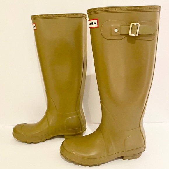 Hunter Original Tall Boots in Cafe Latte - Picture 9 of 12